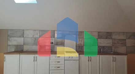 Просторный дом на великолепном большом участке с оливковыми деревьями