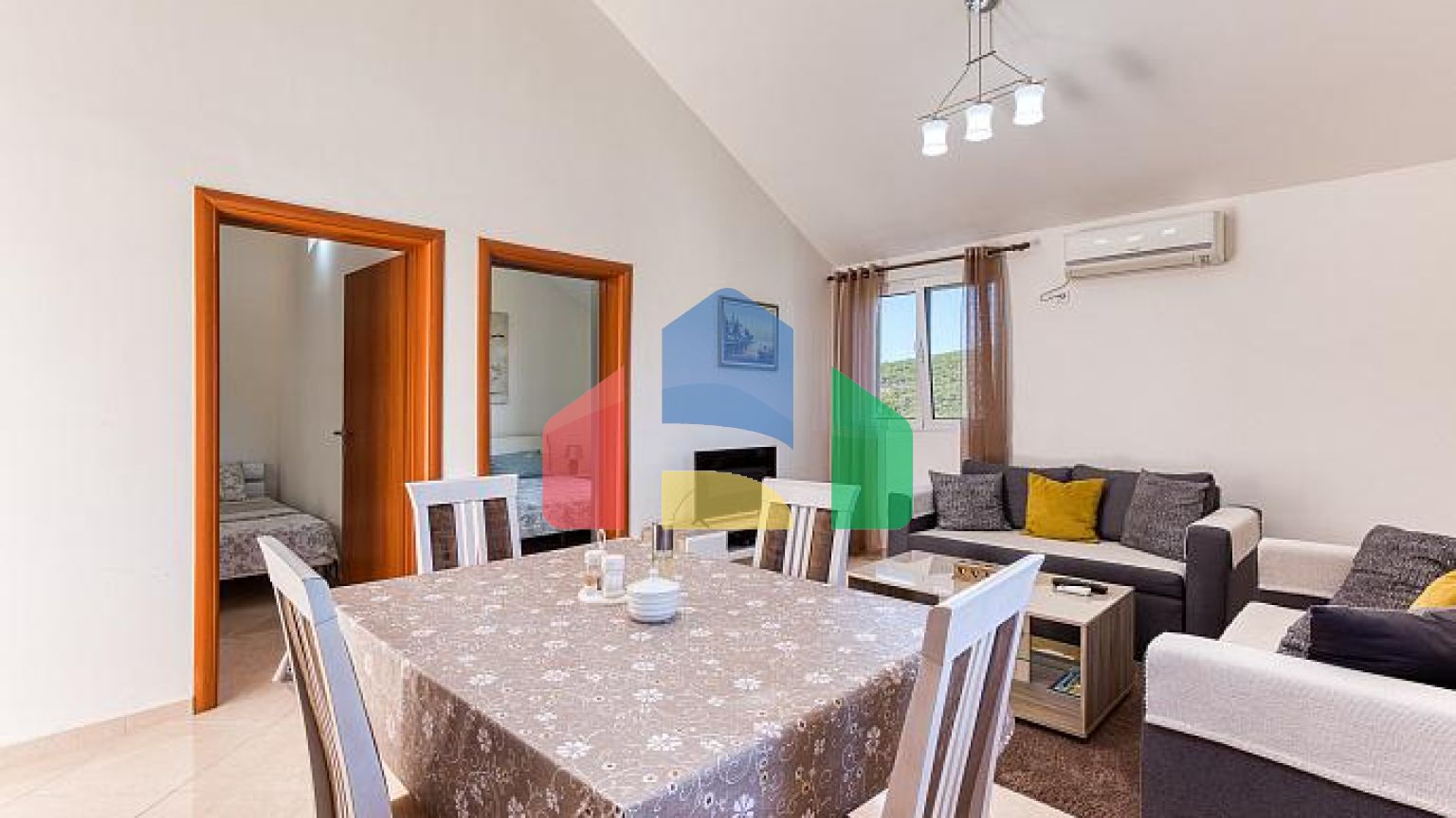 Дом в Ковачах, Котор