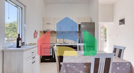 Дом в Ковачах, Котор