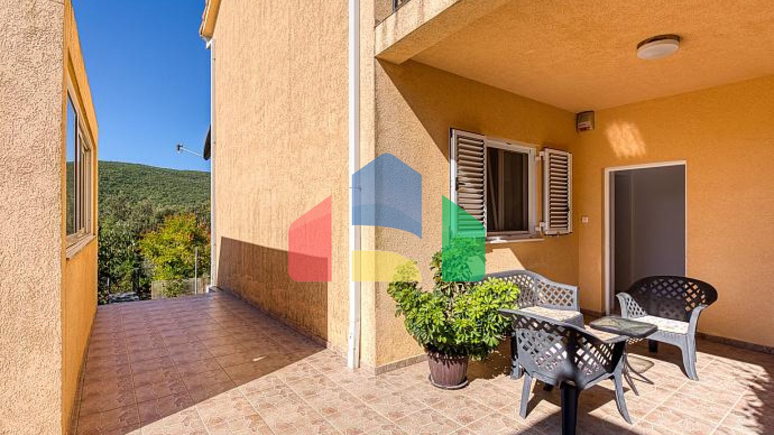 Дом в Ковачах, Котор