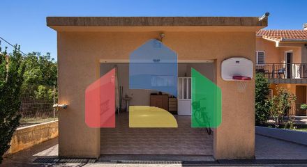 Дом в Ковачах, Котор