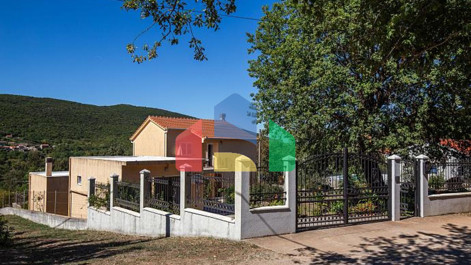 Дом в Ковачах, Котор