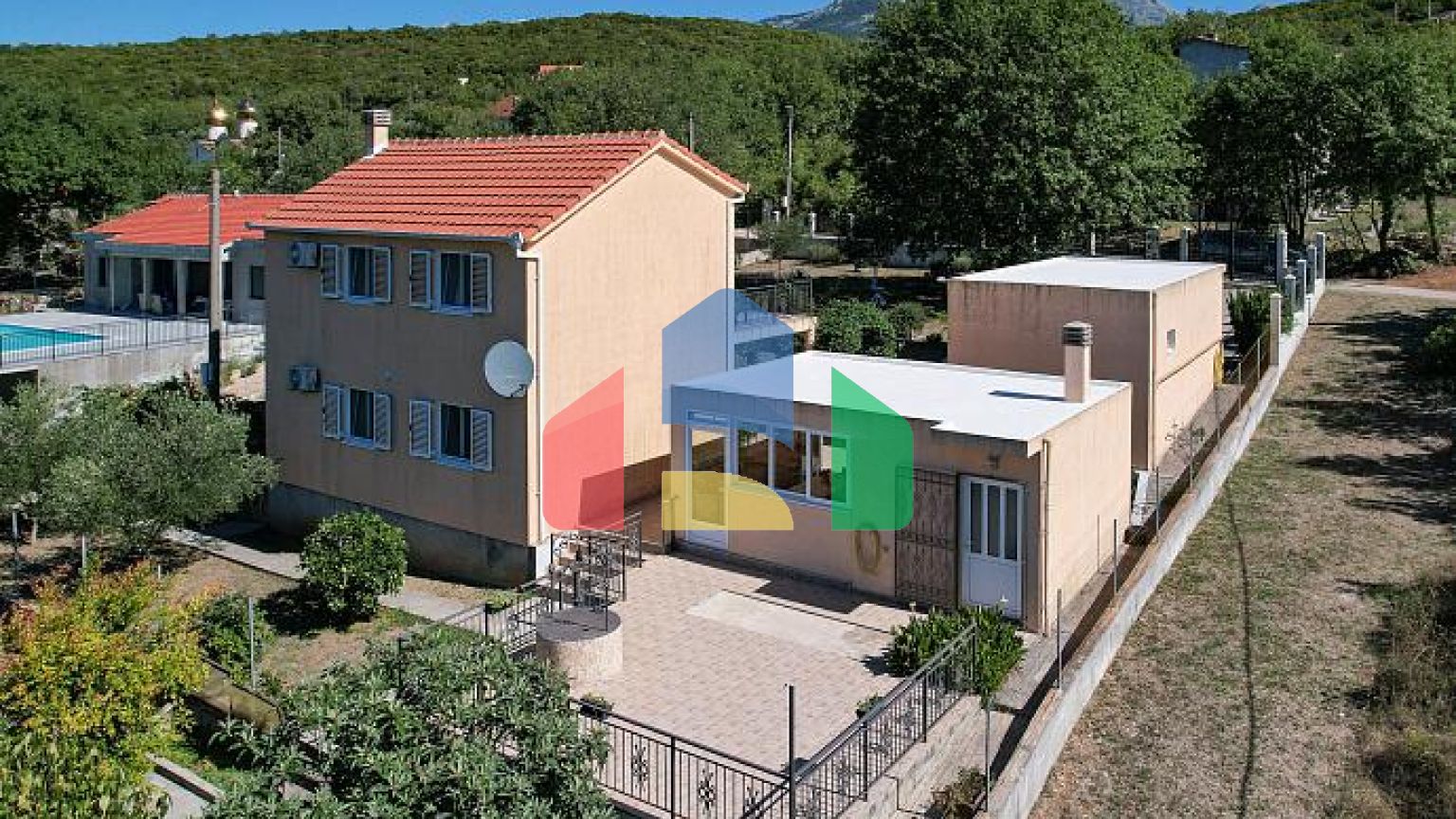 Дом в Ковачах, Котор