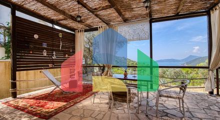 Элегантный дом с потрясающим видом на Бока-Которский залив в Herceg Novi