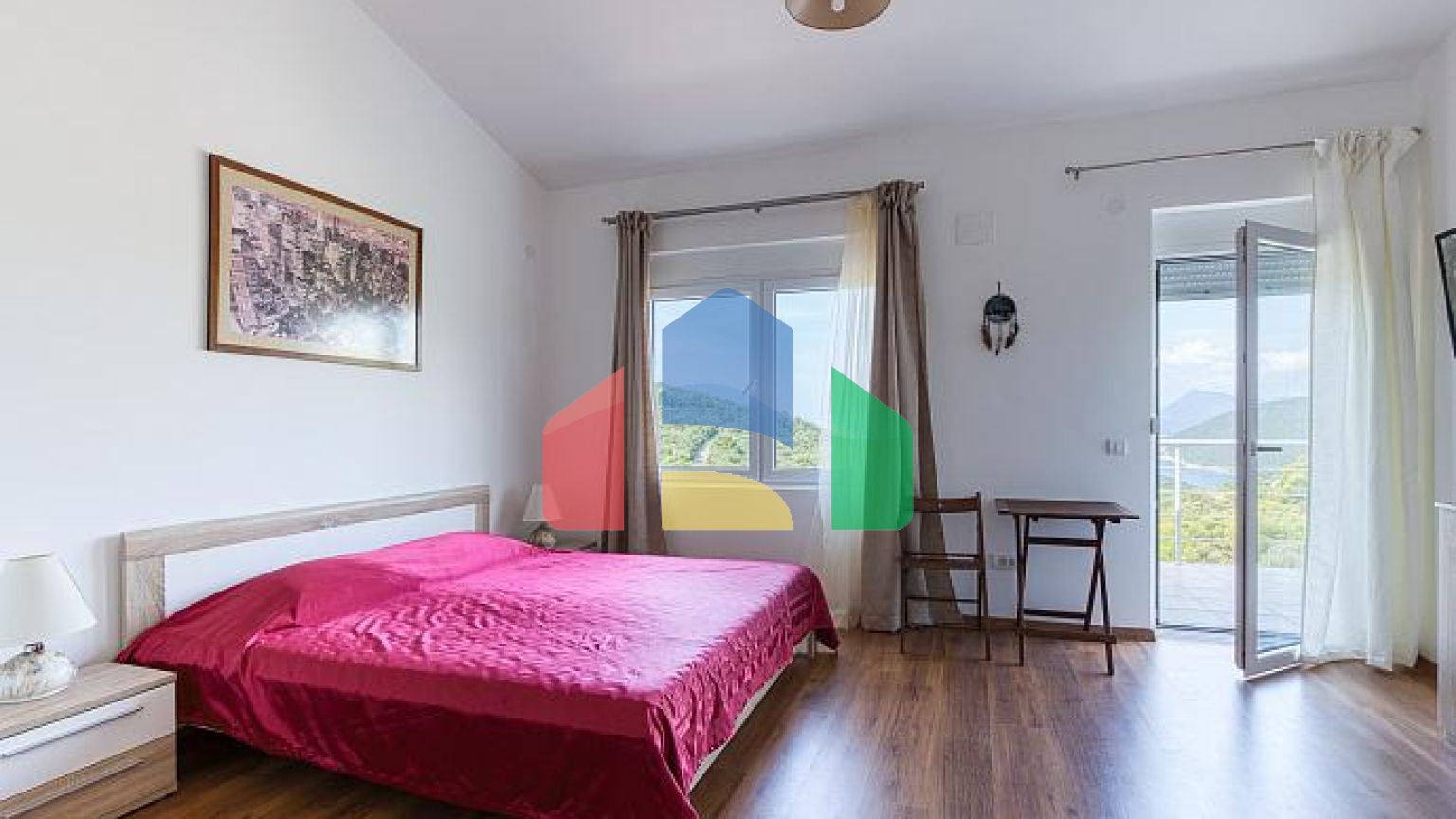 Элегантный дом с потрясающим видом на Бока-Которский залив в Herceg Novi