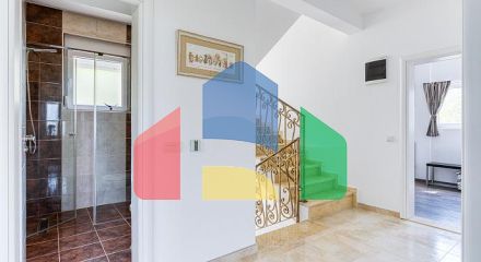 Элегантный дом с потрясающим видом на Бока-Которский залив в Herceg Novi