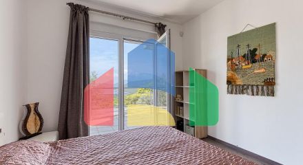 Элегантный дом с потрясающим видом на Бока-Которский залив в Herceg Novi