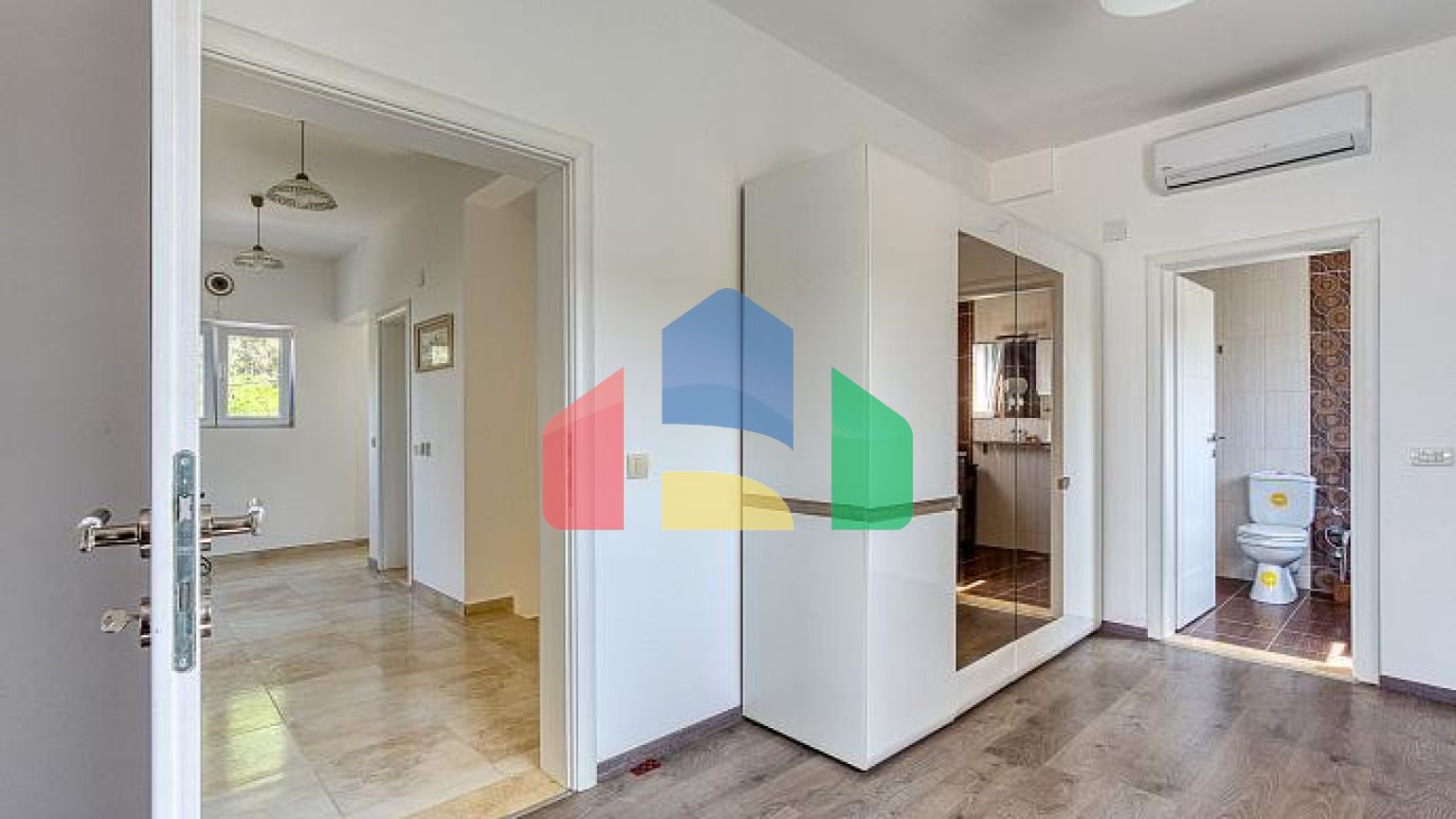 Элегантный дом с потрясающим видом на Бока-Которский залив в Herceg Novi