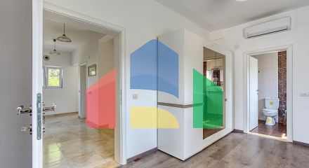 Элегантный дом с потрясающим видом на Бока-Которский залив в Herceg Novi