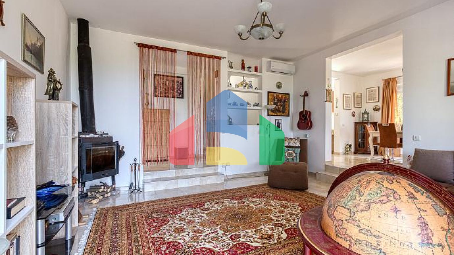 Элегантный дом с потрясающим видом на Бока-Которский залив в Herceg Novi