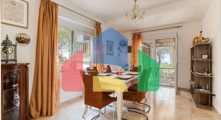 Элегантный дом с потрясающим видом на Бока-Которский залив в Herceg Novi