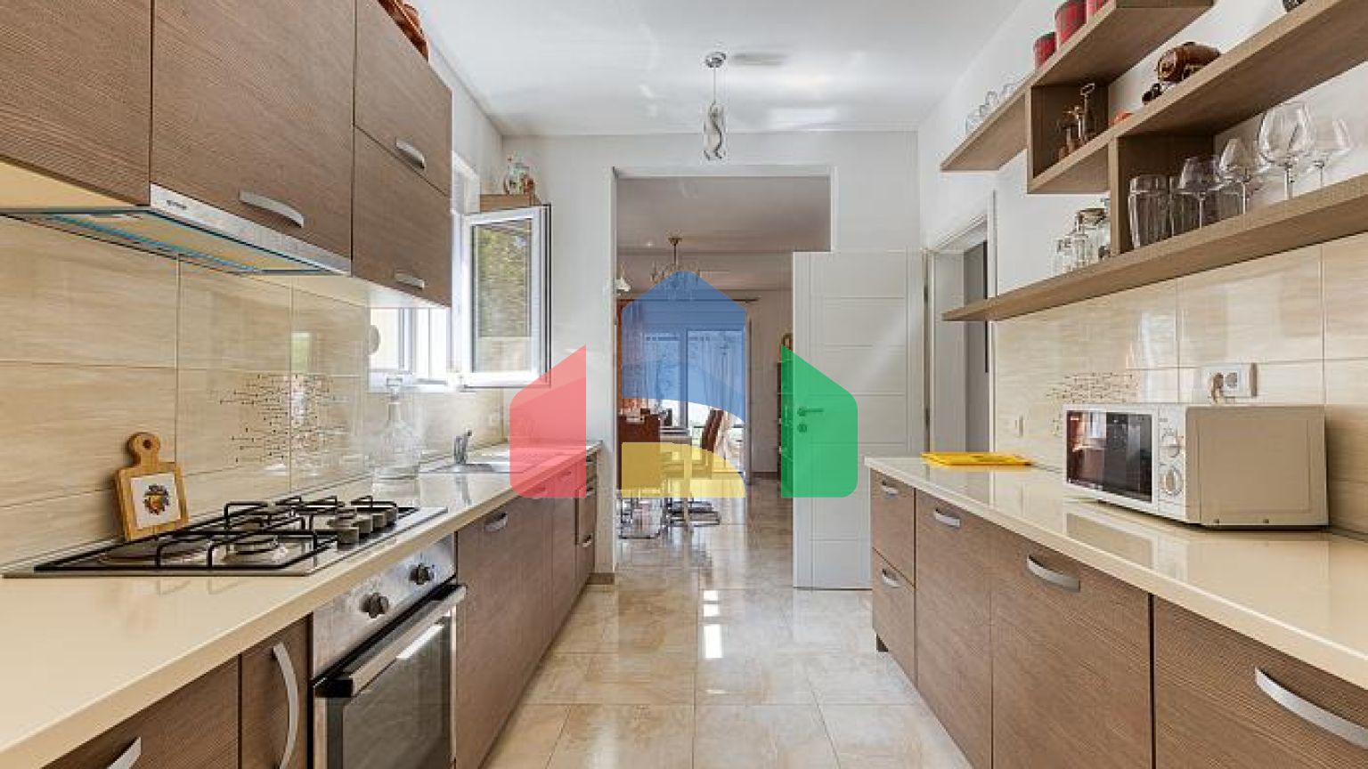 Элегантный дом с потрясающим видом на Бока-Которский залив в Herceg Novi