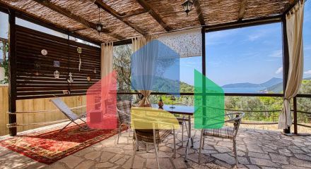 Элегантный дом с потрясающим видом на Бока-Которский залив в Herceg Novi