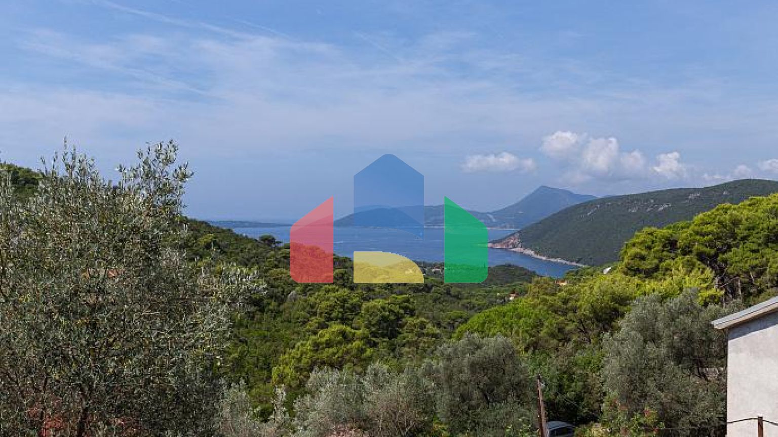 Элегантный дом с потрясающим видом на Бока-Которский залив в Herceg Novi