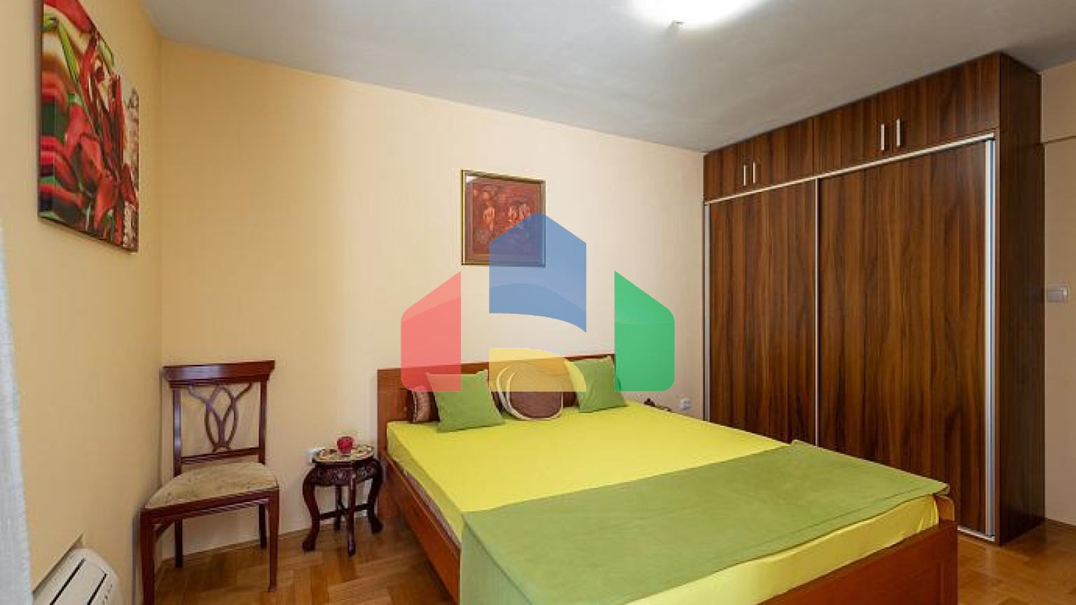 Просторная квартира в самом центре Будвы — рядом со Старым городом и пляжем