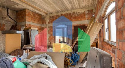 Офисно-торговый центр в завершающей фазе на земельном участке 652 м² в центре Подгорицы Офисно-торговый центр в завершающей фазе на земельном участке 652 м² в центре Подгорицы