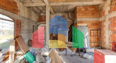 Офисно-торговый центр в завершающей фазе на земельном участке 652 м² в центре Подгорицы