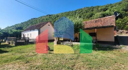 ПРОДАЁТСЯ – Дом с большим участком и фруктовым садом, рядом с Даниловградом