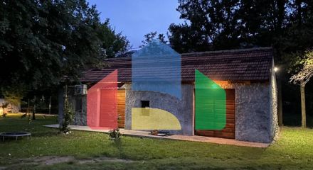 Прекрасная недвижимость с двумя домами в долине реки Зета