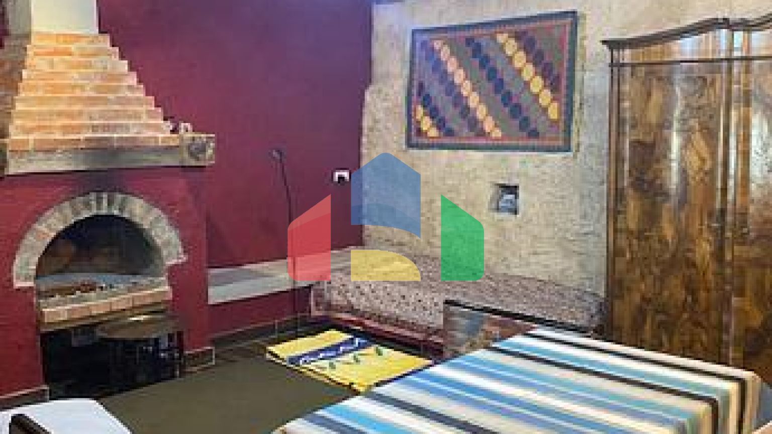 Прекрасная недвижимость с двумя домами в долине реки Зета