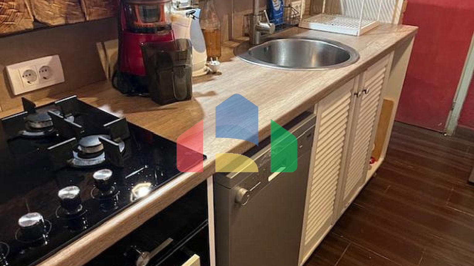 Прекрасная недвижимость с двумя домами в долине реки Зета