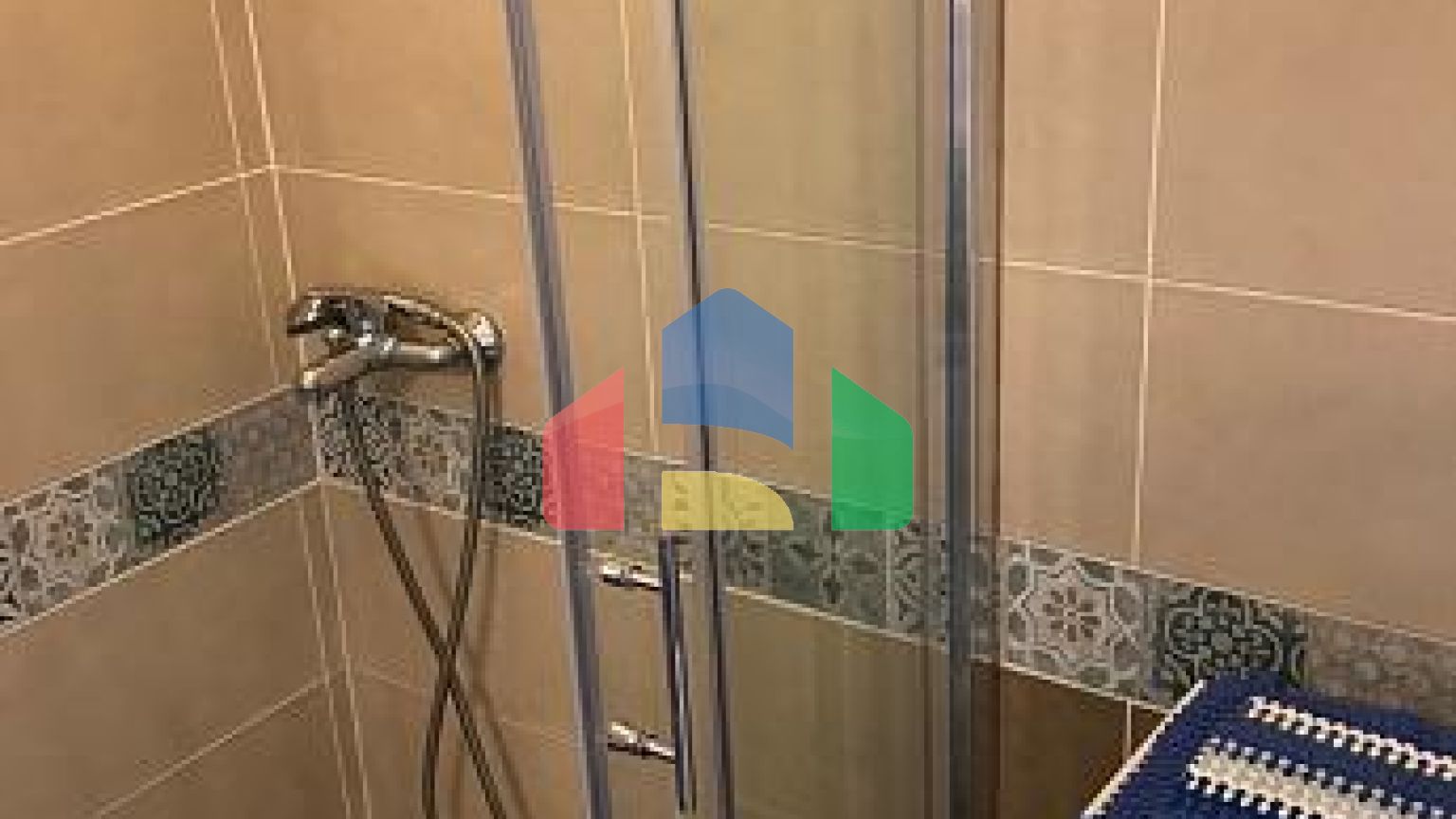 Прекрасная недвижимость с двумя домами в долине реки Зета