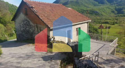 This house with an area of 72 sq.m. is located in the picturesque Dobrskoe Selo and is surrounded by a spacious plot