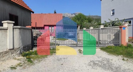 Property for sale consisting of two houses in Cetinje