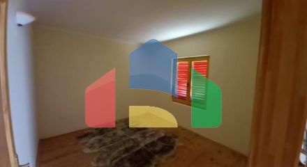Уютный дом 78м2 в Цетине, Угни