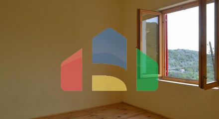 Уютный дом 78м2 в Цетине, Угни