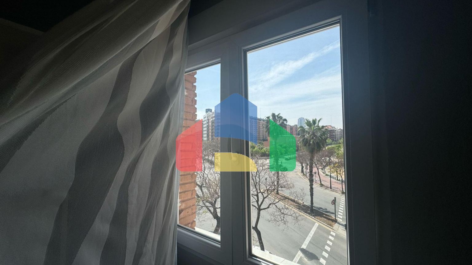 Просторная квартира с 3 спальнями рядом с парком Турия