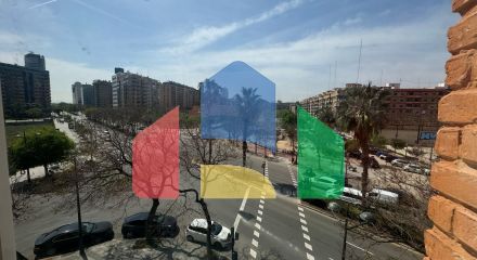 Просторная квартира с 3 спальнями рядом с парком Турия Просторная квартира с 3 спальнями рядом с парком Турия