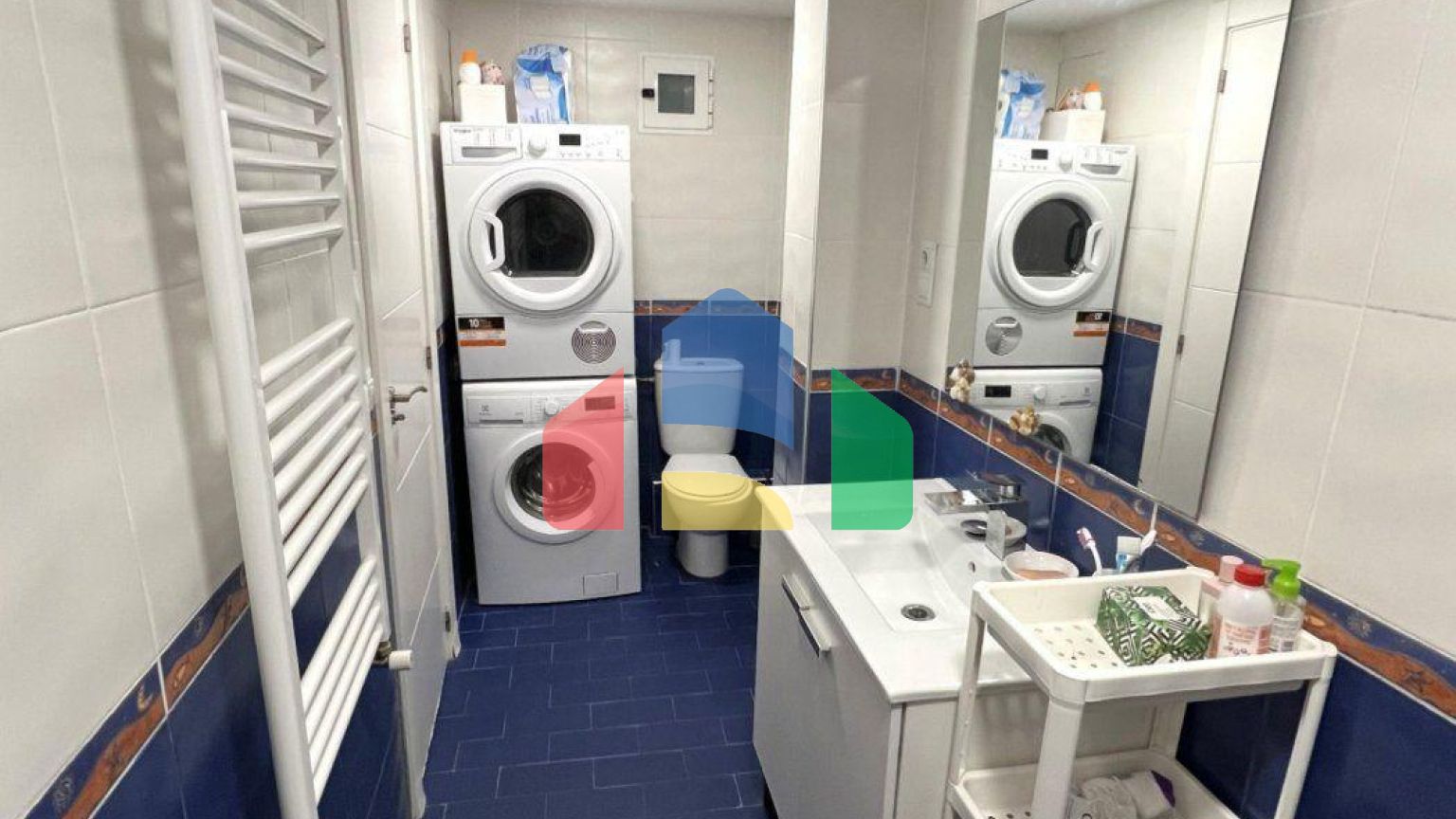 ПРОДАЁТСЯ ЖИВОПИСНАЯ КВАРТИРА В САЛЕРЕ!!!