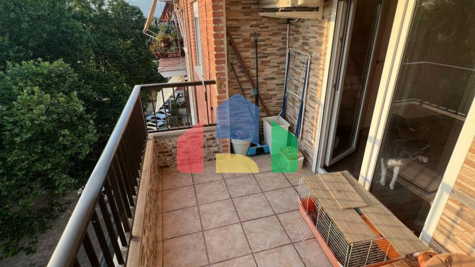 ПРОДАЁТСЯ ЖИВОПИСНАЯ КВАРТИРА В САЛЕРЕ!!!