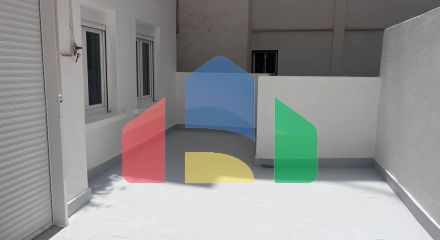 Просторная квартира с патио 25 м² в Patraix