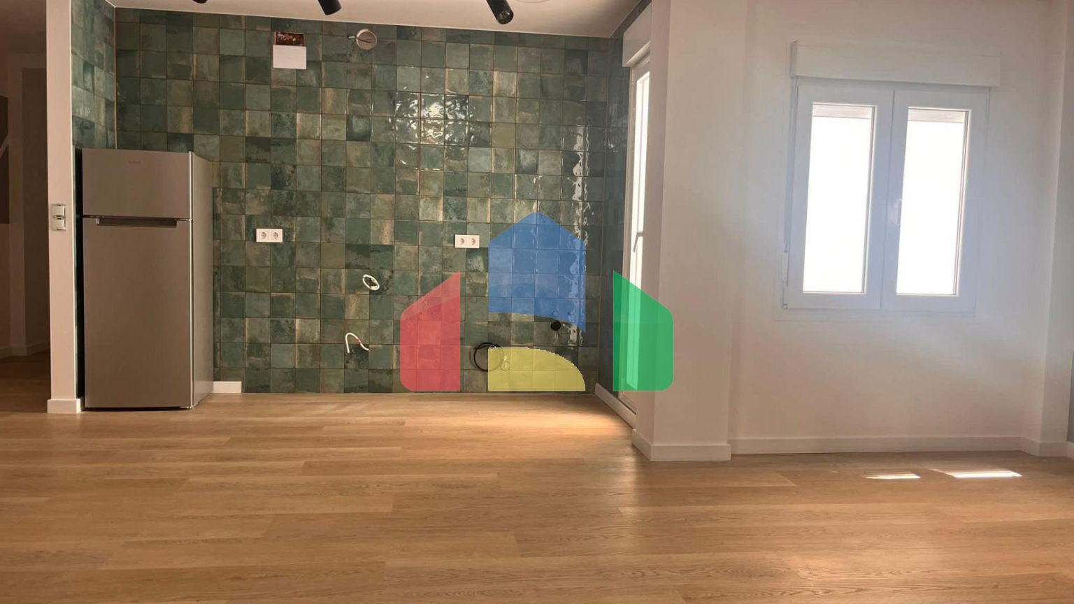 Просторная квартира с патио 25 м² в Patraix