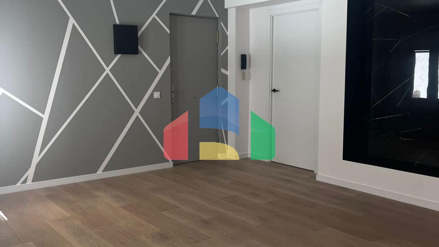 Просторная квартира с патио 25 м² в Patraix