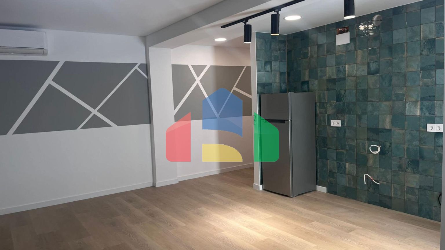 Просторная квартира с патио 25 м² в Patraix