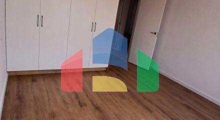 Продаётся отремонтированная квартира  3 спальни, 8 этаж с лифтом