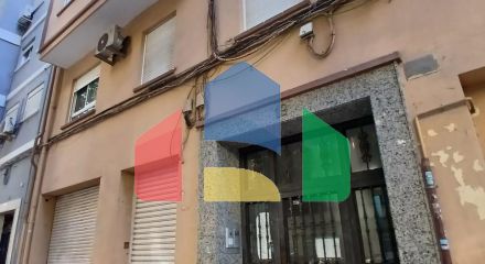 Продаётся отремонтированная квартира  3 спальни, 8 этаж с лифтом