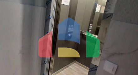 Продаётся отремонтированная квартира  3 спальни, 8 этаж с лифтом