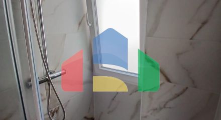 Продаётся отремонтированная квартира  3 спальни, 8 этаж с лифтом