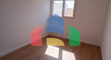 Продаётся отремонтированная квартира  3 спальни, 8 этаж с лифтом