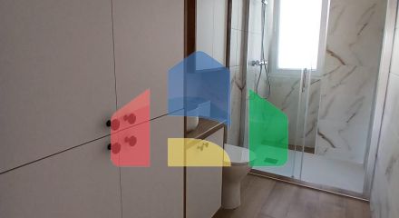 Продаётся отремонтированная квартира  3 спальни, 8 этаж с лифтом