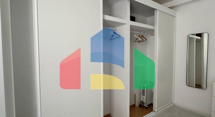 Квартира с мебелью и видом на сквер