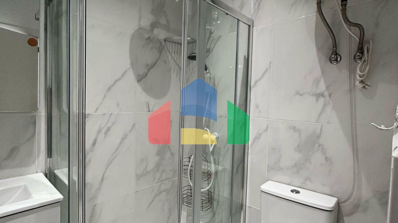 Квартира с мебелью и видом на сквер