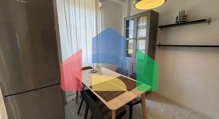 Квартира с мебелью и видом на сквер