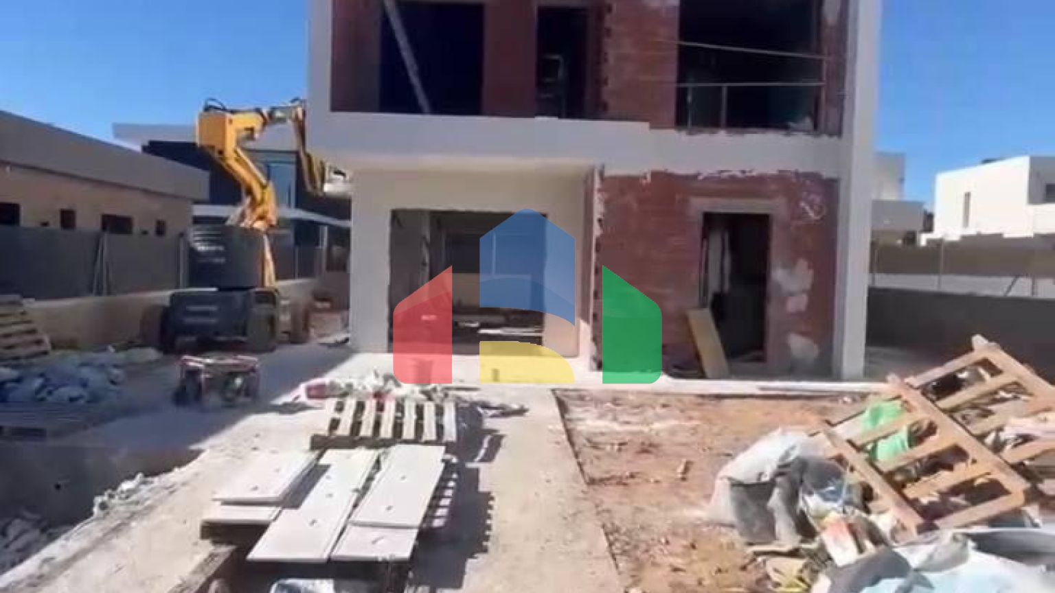 Прекрасный дом с видом на горы