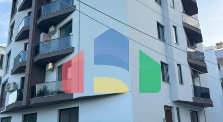6 квартир+3 гаража, р-н Голем, 260 м.кв