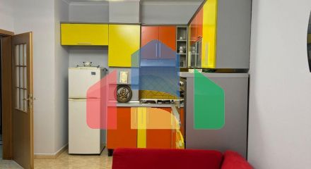 1+1 с двориком, р-н Шкемби, 45 м.кв
